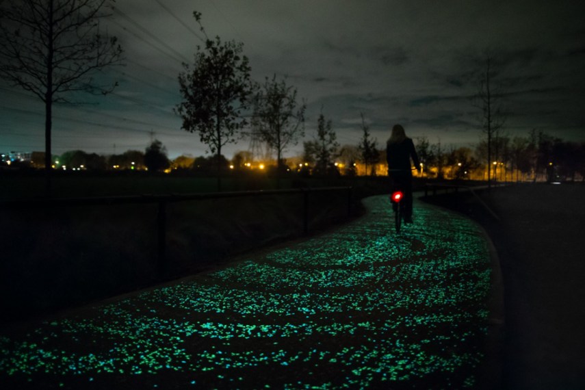 A ciclovia Starry Night, na Holanda, foi baseada na obra de Van Gogh. O projeto foi feito com peças de um material que tem pequenas luzes LED