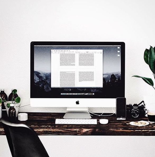 A conta de Instragram Minimal Setups (@minimalsetups) reúne ideias para montar e organizar seu espaço de home office