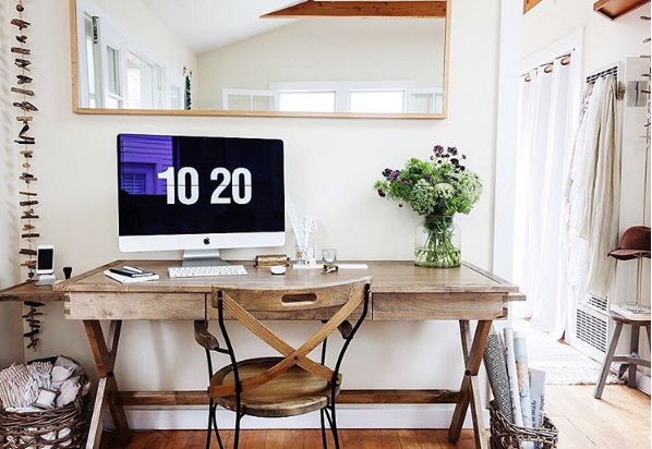 A conta de Instragram Minimal Setups (@minimalsetups) reúne ideias para montar e organizar seu espaço de home office