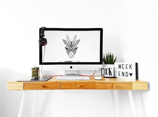 A conta de Instragram Minimal Setups (@minimalsetups) reúne ideias para montar e organizar seu espaço de home office