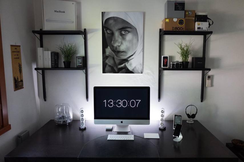 A conta de Instragram Minimal Setups (@minimalsetups) reúne ideias para montar e organizar seu espaço de home office