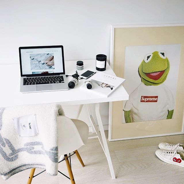 A conta de Instragram Minimal Setups (@minimalsetups) reúne ideias para montar e organizar seu espaço de home office