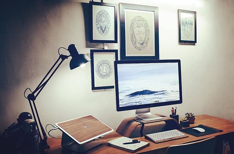 A conta de Instragram Minimal Setups (@minimalsetups) reúne ideias para montar e organizar seu espaço de home office