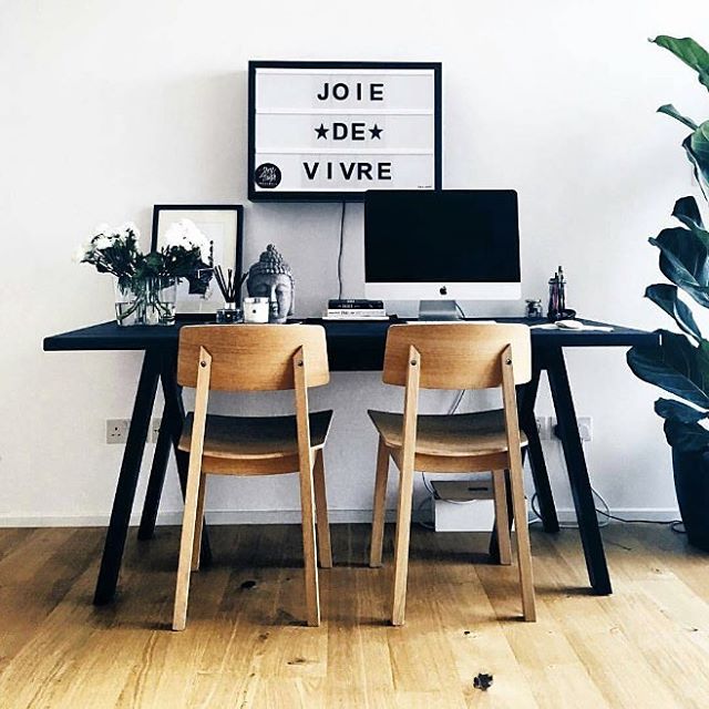 A conta de Instragram Minimal Setups (@minimalsetups) reúne ideias para montar e organizar seu espaço de home office