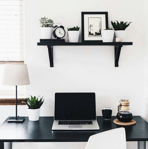 A conta de Instragram Minimal Setups (@minimalsetups) reúne ideias para montar e organizar seu espaço de home office