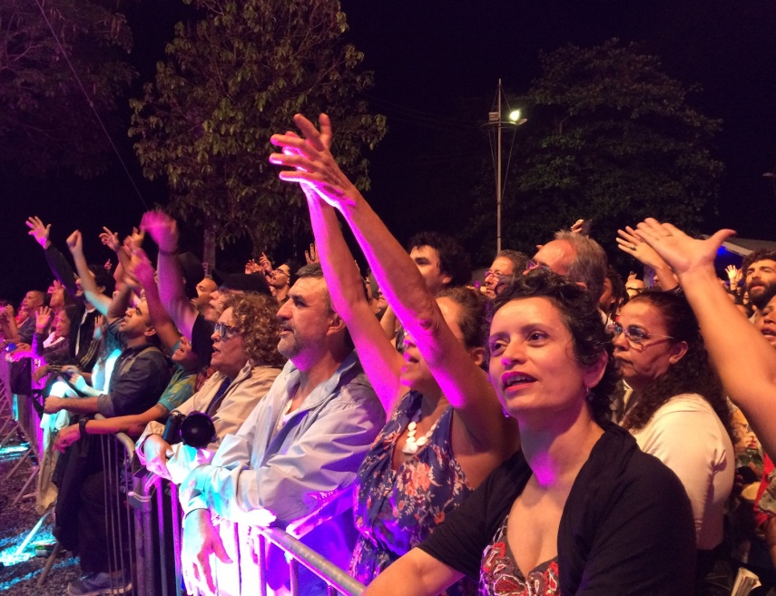 A cantora de 79 anos apresentou as canções do seu novo trabalho, 'A Mulher do Fim do Mundo'. Ovacionada, Elza Soares conversou com o público e mandou recado para as mulheres que sofrem violência: 