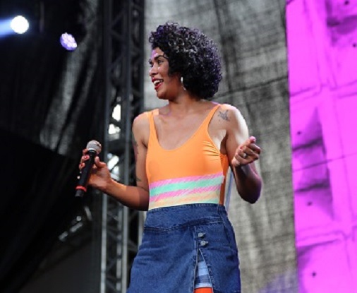 Grupo gaúcho lança o CD 'Subtropical Temperado' no festival e, no palco, mostrou uma música vibrante feita da mistura de eletrônico, voz, sanfona e ritmos latinos