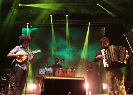 Hamilton de Holanda e o Baile do Almeidinha encerrou a edição do Paraty do festival. Os músicos tocaram clássicos da música popular brasileira e não deixaram ninguém parado no Centro Histórico de Paraty