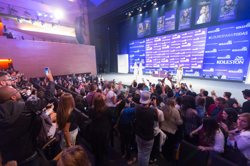 Ivete Sangalo, Sabrina Sato e a youtuber Nah Cardoso se reuniram nesta terça-feira (11) para mostrarem seus cabelos louros e poderosos em um evento cheio de fãs, influenciadores e imprensa