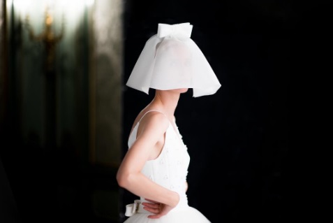 A coleção é da grife Viktor & Rolf