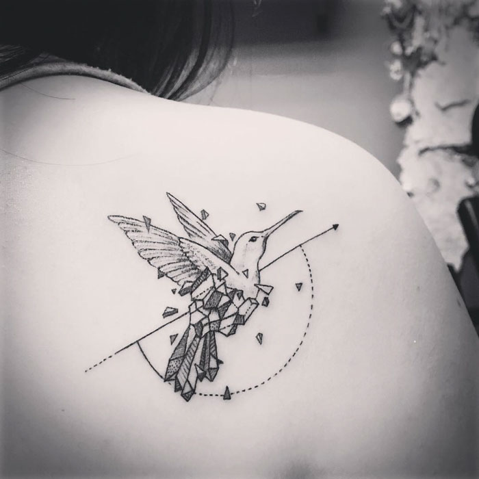 Inspirações para quem sonha em tatuar uma ave no corpo