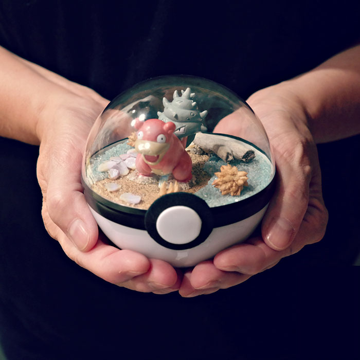 Lauren é uma artista do Texas, nos Estados Unidos, que cria terrários em formato de pokébola