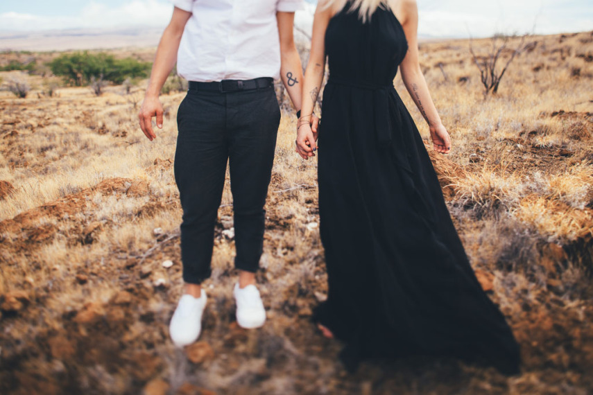 Este casal não se preocupou com nenhum detalhe da cerimônia e acabou transformando o casamento no momento mais mágico justamente pela simplicidade e companhia das pessoas que mais amam
