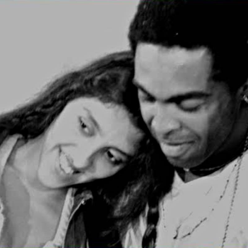 Com Regina Casé