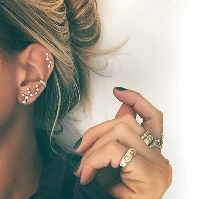 Constelação de piercings vira moda