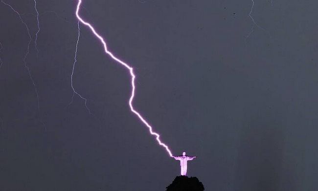 Cristo solta raios