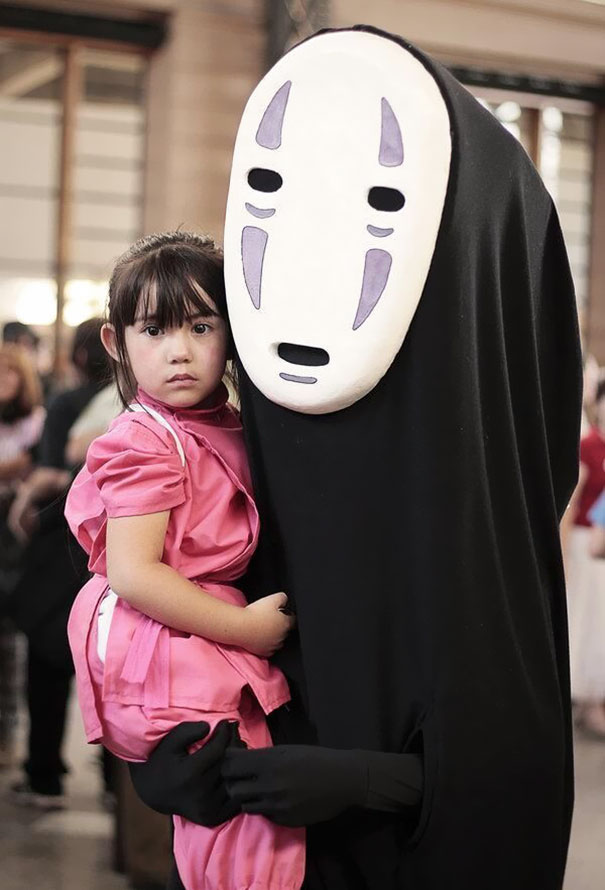 Pais e filhos que detonaram juntos no Halloween
