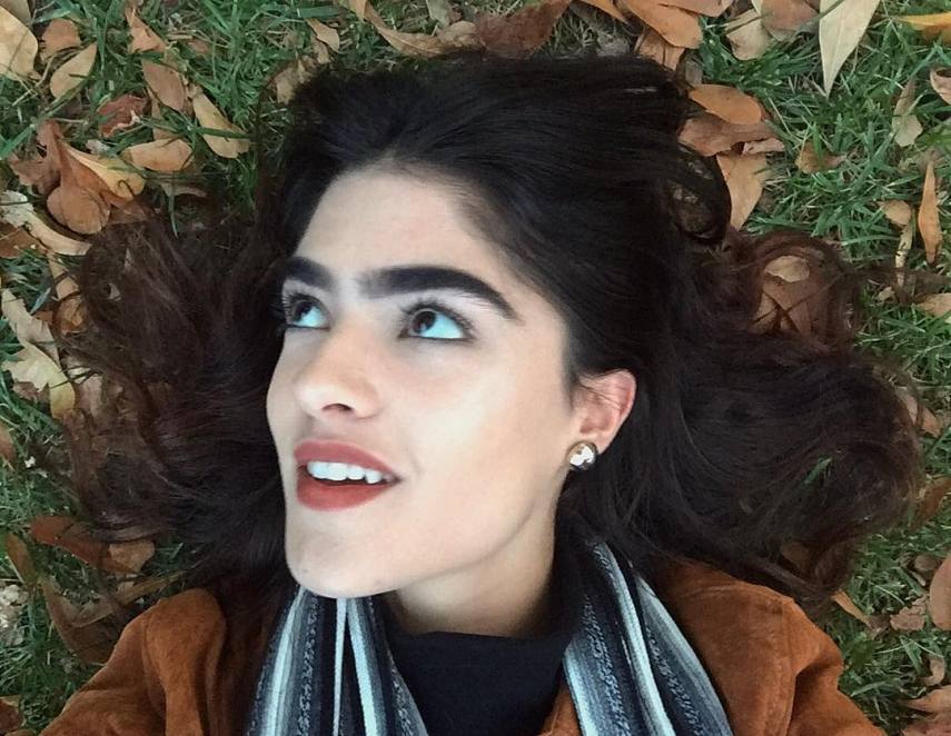 Ela sofria bullying por ter sobrancelhas grossas demais, Hoje, Natalia Castellar é apenas uma modelo de sucesso. Parece que o mundo dá voltas, né, queridinha?