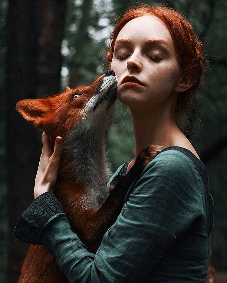 Fotógrafa russa Alexandra Bochkareva compara a beleza dos cabelos ruivos a raposas selvagens