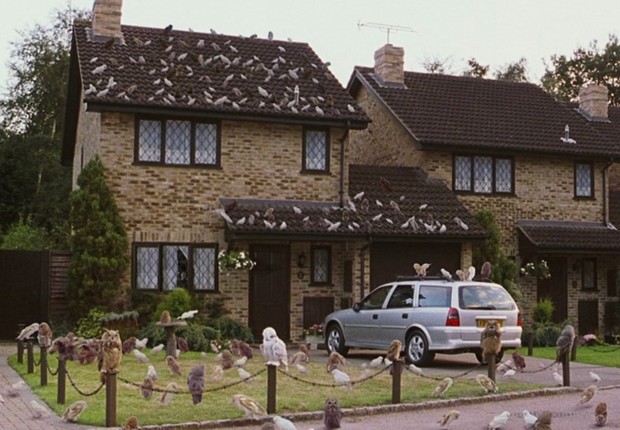 A casa onde Harry Potter passou sua infância existe na vida real e está à venda por 475 mil libras (R$ 1,7 milhão)