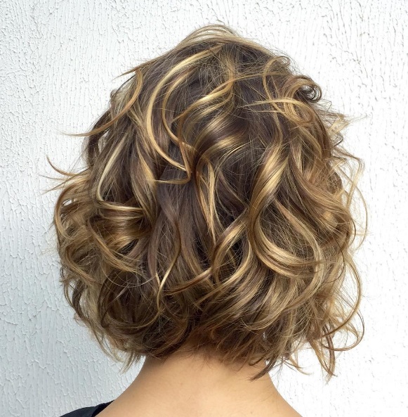 Para acompanhar o trabalho de Julio Crepaldi, siga @juliocrepaldihair no Instagram