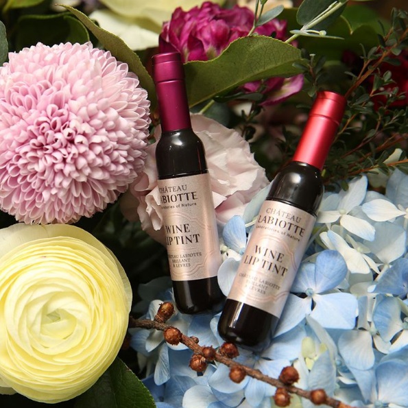 A Labiotte, uma marca de produtos de beleza da Coreia do Sul, criou uma linha de maquiagens inspiradas em vinho