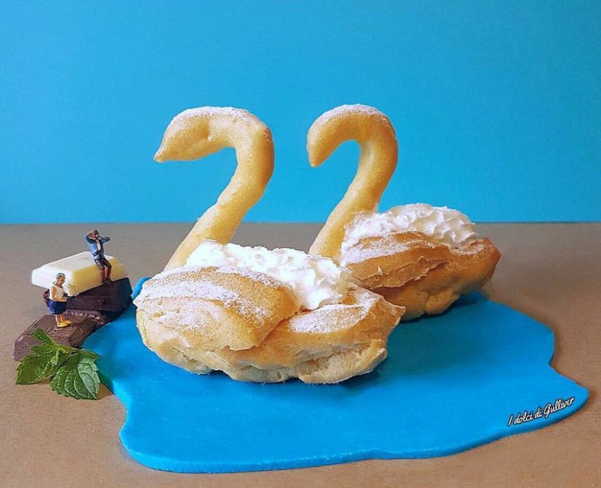 Matteo Stucchi é um chef pâtissier de Monza, na Itália, que cria mundos em miniatura para deixar as suas sobremesas ainda mais incríveis. Para acompanhar as criações, é só seguir o italiano no Instagram @idolcidigulliver