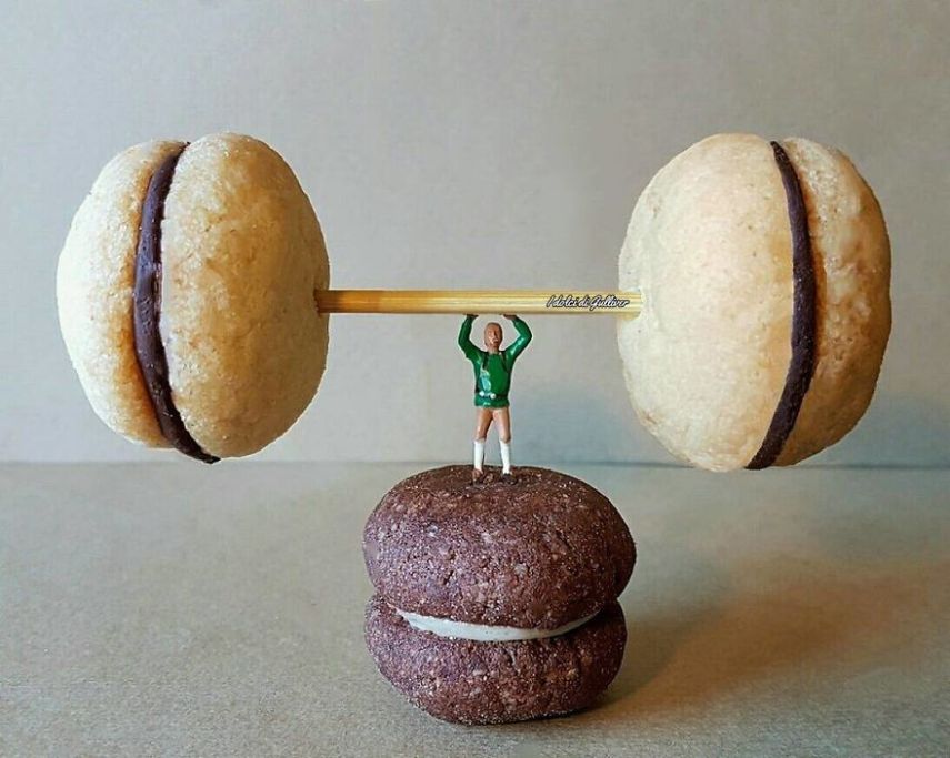 Matteo Stucchi é um chef pâtissier de Monza, na Itália, que cria mundos em miniatura para deixar as suas sobremesas ainda mais incríveis. Para acompanhar as criações, é só seguir o italiano no Instagram @idolcidigulliver