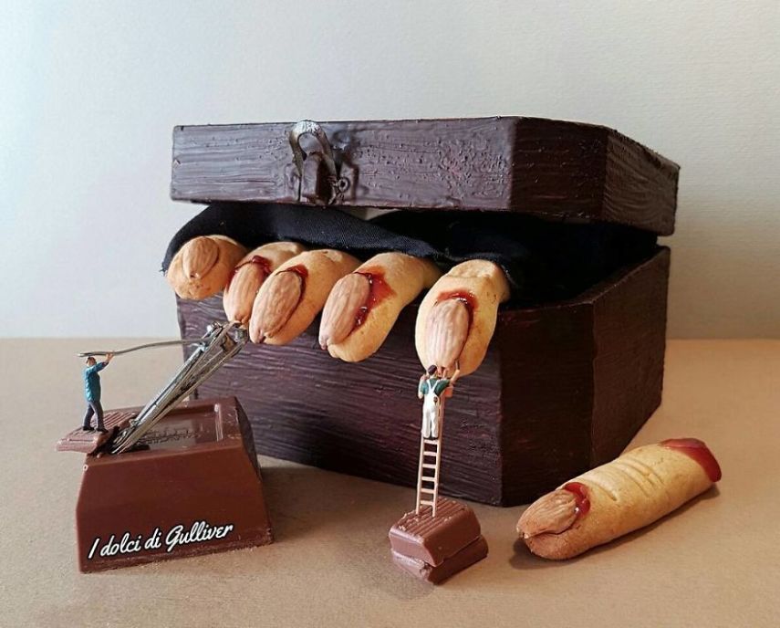 Matteo Stucchi é um chef pâtissier de Monza, na Itália, que cria mundos em miniatura para deixar as suas sobremesas ainda mais incríveis. Para acompanhar as criações, é só seguir o italiano no Instagram @idolcidigulliver