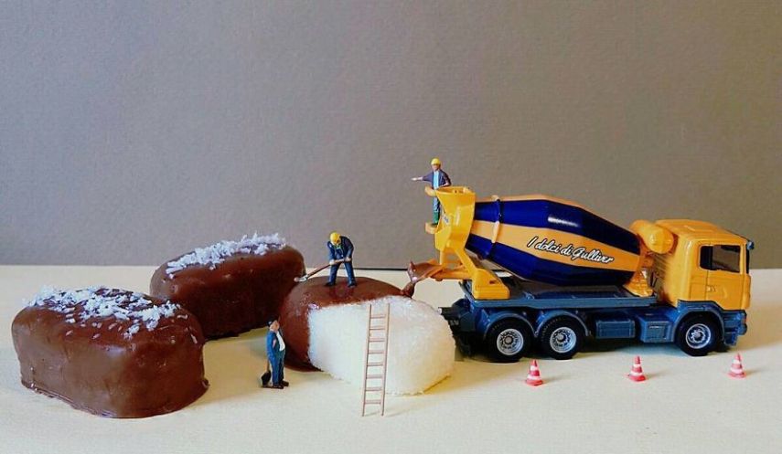 Matteo Stucchi é um chef pâtissier de Monza, na Itália, que cria mundos em miniatura para deixar as suas sobremesas ainda mais incríveis. Para acompanhar as criações, é só seguir o italiano no Instagram @idolcidigulliver