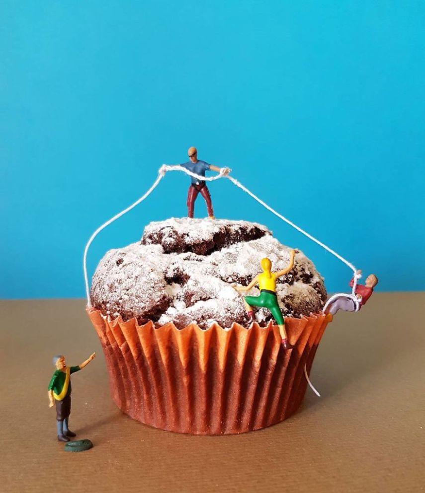 Matteo Stucchi é um chef pâtissier de Monza, na Itália, que cria mundos em miniatura para deixar as suas sobremesas ainda mais incríveis. Para acompanhar as criações, é só seguir o italiano no Instagram @idolcidigulliver