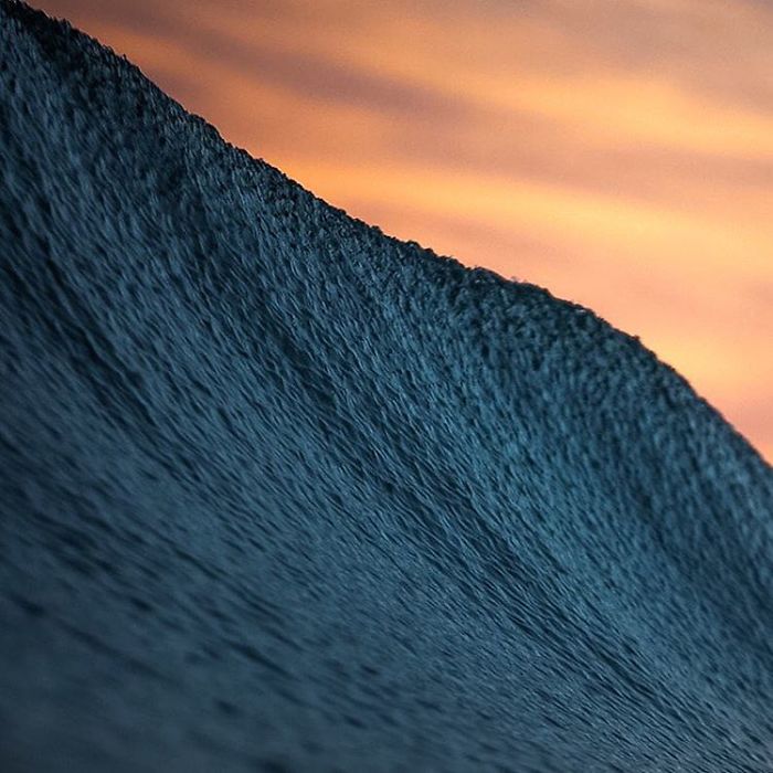 O fotógrafo australiano Lloyd Meudell resolveu se especializar em fotografar a beleza das ondas