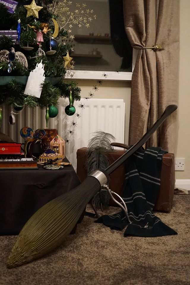 Kathryn Burnett viralizou nas redes sociais com essa árvore de Natal mágica e toda customizada!