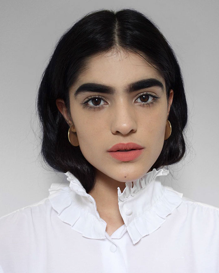 Ela sofria bullying por ter sobrancelhas grossas demais, Hoje, Natalia Castellar é apenas uma modelo de sucesso. Parece que o mundo dá voltas, né, queridinha?