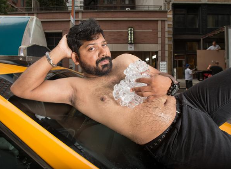 Calendário beneficente mostra lado bem-humorado dos motoristas dos icônicos táxis amarelos da cidade