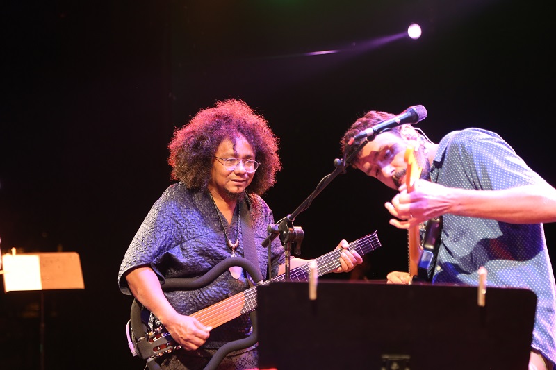 Chico César e Miguel Araújo no Palco Se Ligaê