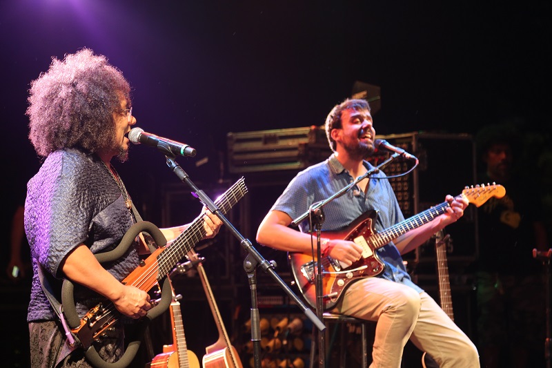 Chico César e Miguel Araújo no Palco Se Ligaê