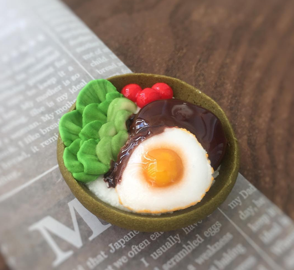 A japonesa Chikoto Kawakami cria cookies de açúcar em formatos perfeitos de clássicos da culinária oriental