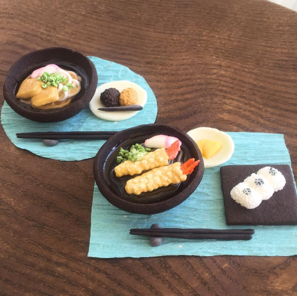 A japonesa Chikoto Kawakami cria cookies de açúcar em formatos perfeitos de clássicos da culinária oriental