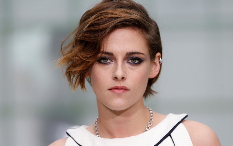 Kristen Stewart, antes de ser a Bella da saga 'Crepúsculo', fez alguns comerciais de carro de luxo, como da Porsche, na TV americana.