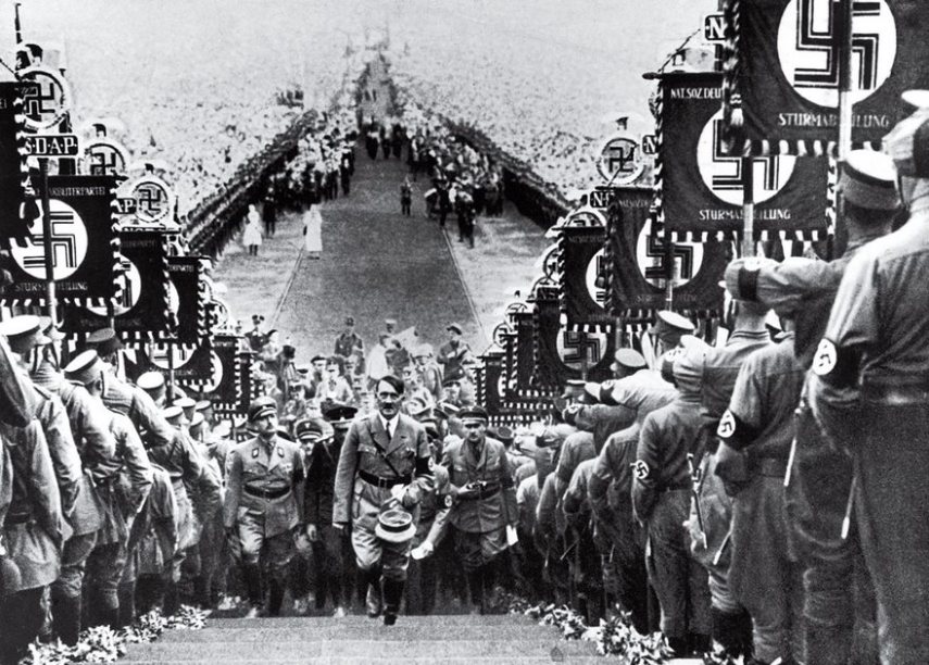 Hitler em festa nazista, em 1934