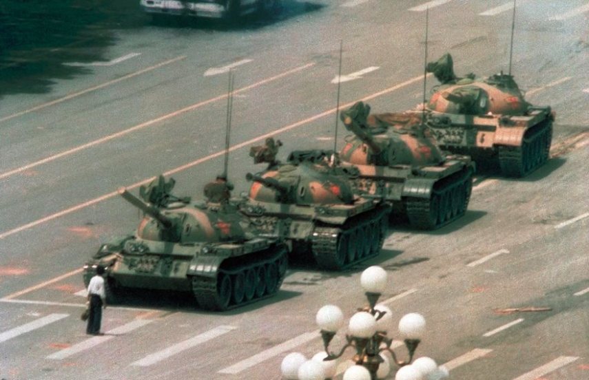 Chinês enfrenta tanques de guerra, em 1989