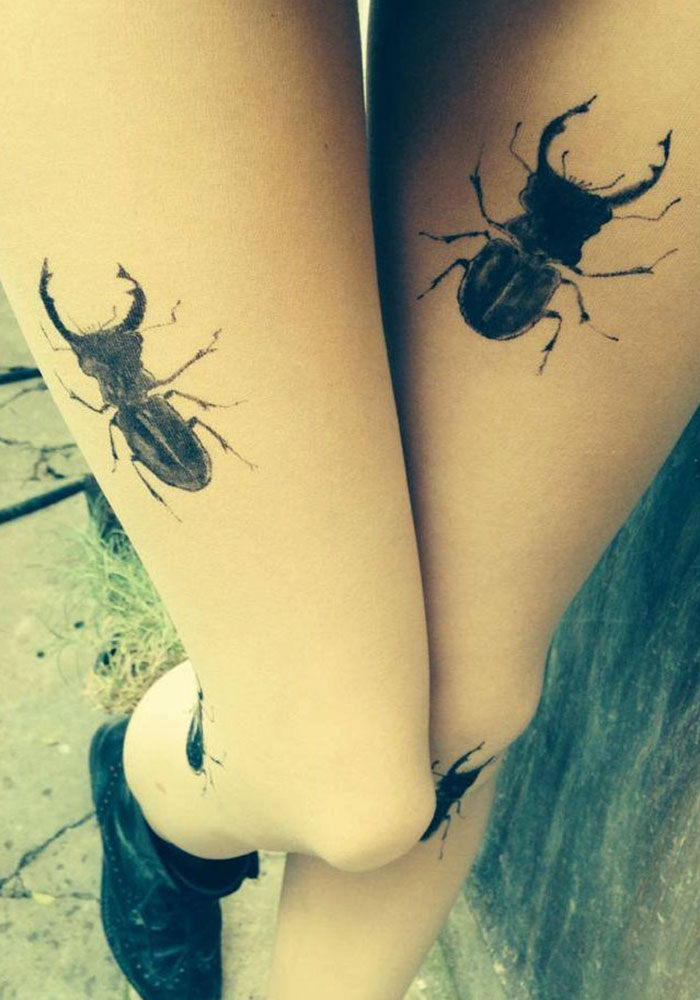 Meias calças com desenhos imitam tatuagens 