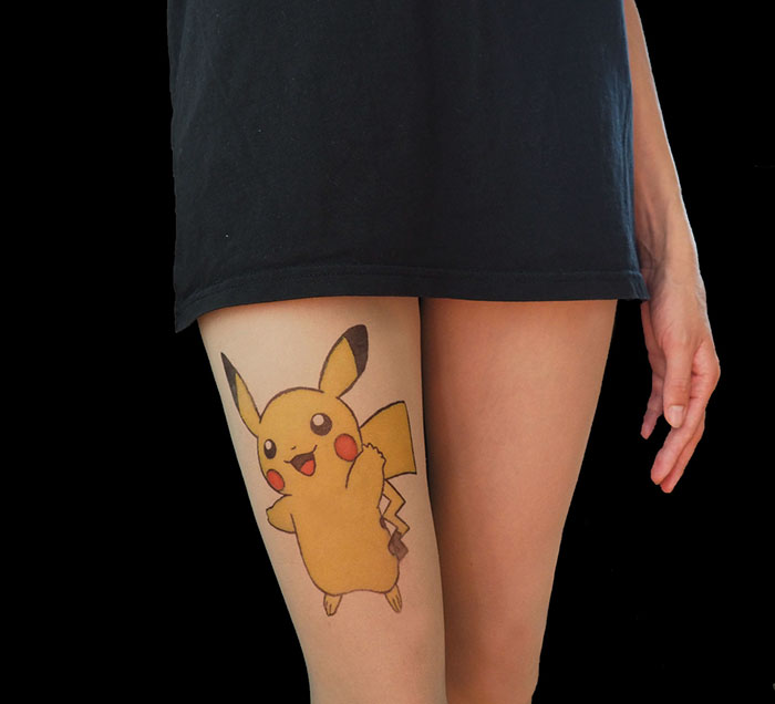 Meias calças com desenhos imitam tatuagens 