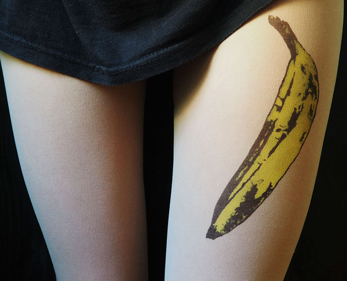 Meias calças com desenhos imitam tatuagens 