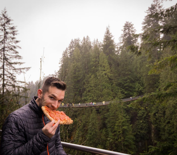 Phil Duncan é viciado em pizza e transformou suas viagens na busca pelas melhores e mais diferentes pizzas