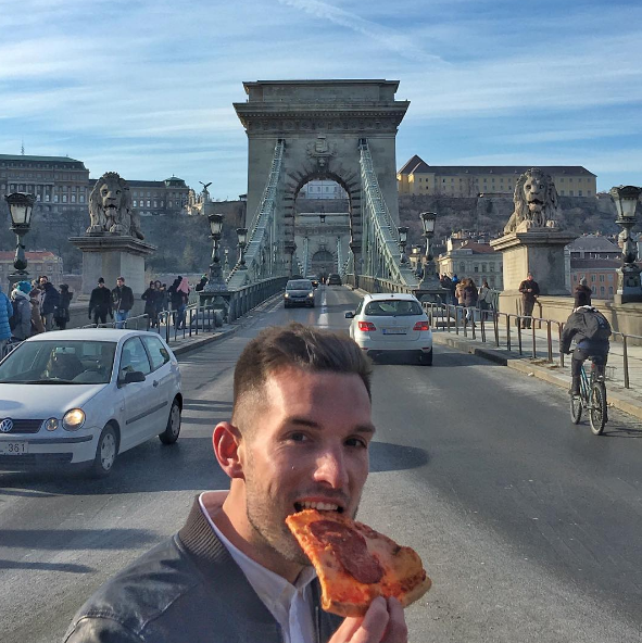 Phil Duncan é viciado em pizza e transformou suas viagens na busca pelas melhores e mais diferentes pizzas