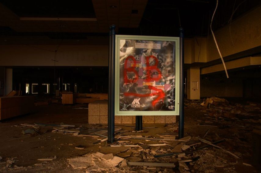 Este shopping na cidade de Kansas, nos Estados Unidos, funcionou por 40 anos até ser fechado em 2014. Abandonado, ele foi demolido recentemente