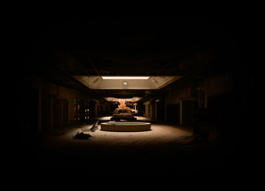 Este shopping na cidade de Kansas, nos Estados Unidos, funcionou por 40 anos até ser fechado em 2014. Abandonado, ele foi demolido recentemente