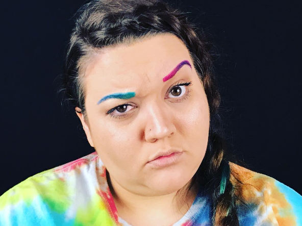 Nova moda é tingir as sobrancelhas com variação de cores. Você faria?